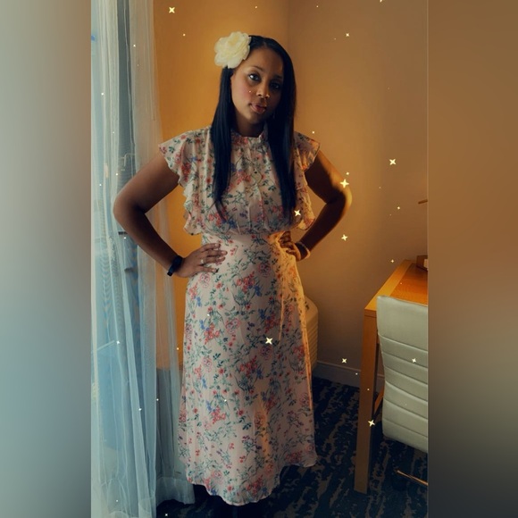 Like this to be notified of my live share shows 💕 - Picture 8 of 16